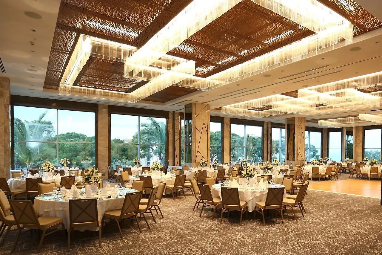 Wyndham Grand Izmir Ozdilek Thermal & Spa Hotel